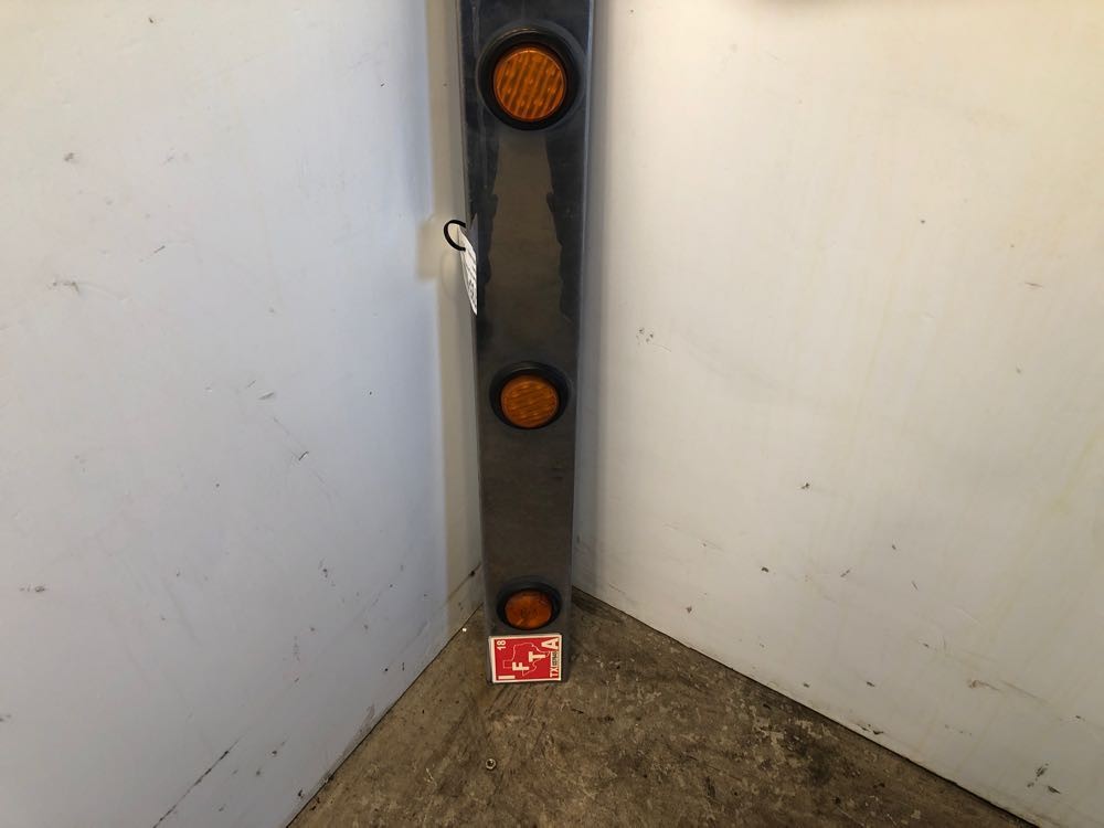 2000 Cab Exterior Trim Panel for Peterbilt 379 (785-10214)