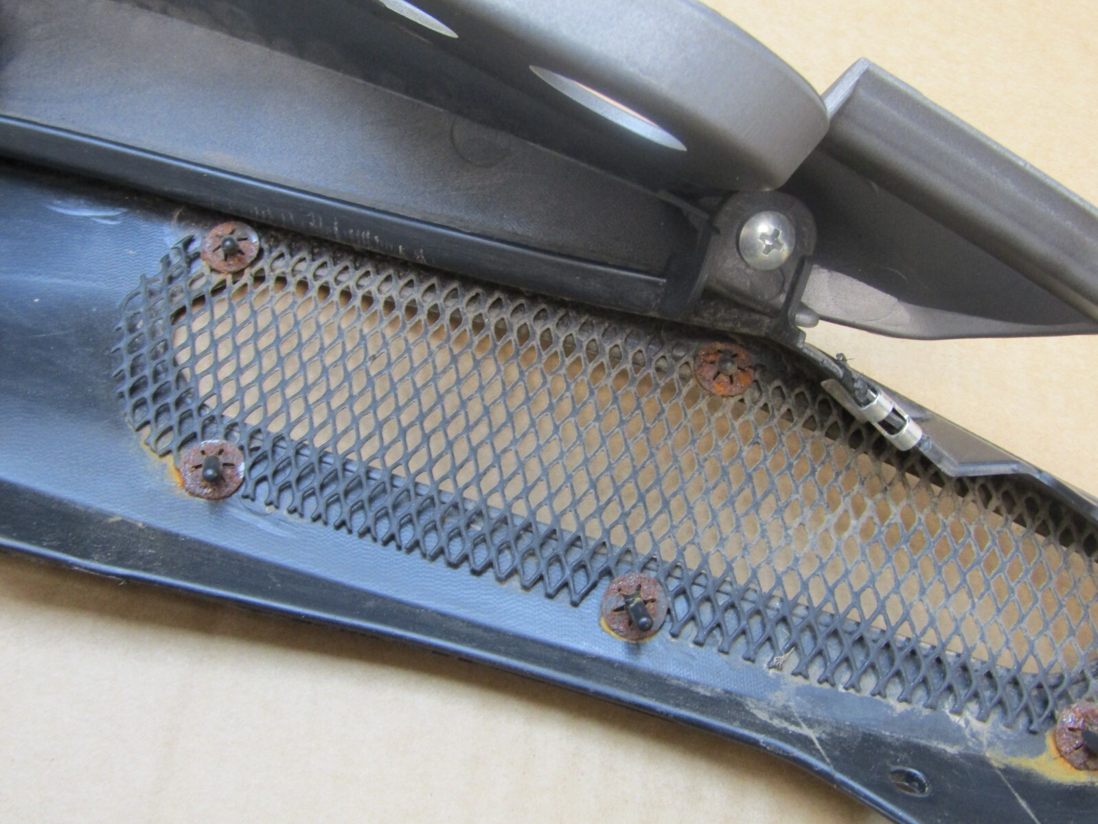 Benelli BN 125 2022 4,232 miles right tail fairing panel (11691)