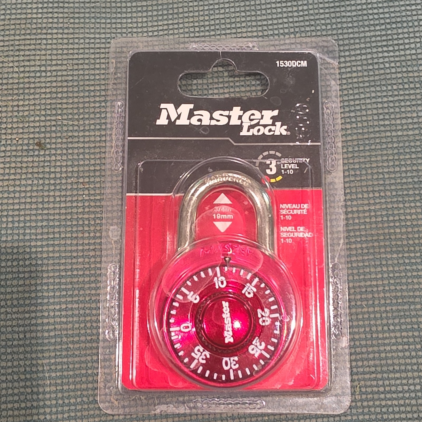 Master Lock 1530DCM Resettable Combination Padlock, Metal, 9/32in Shackle