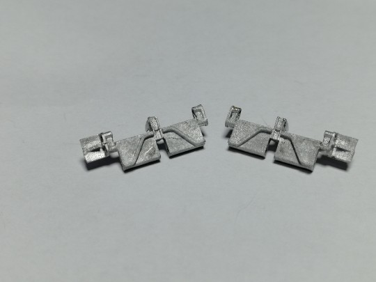 R-Model  35213L 1/35 scale Metal Track and Metal pin for U.S. T29/T30/T34 TANK