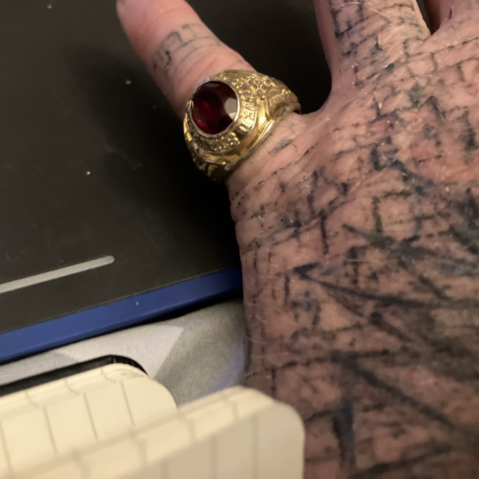 UINTED STATES ARMY RUBY RED STONE GOLD PLATED RING