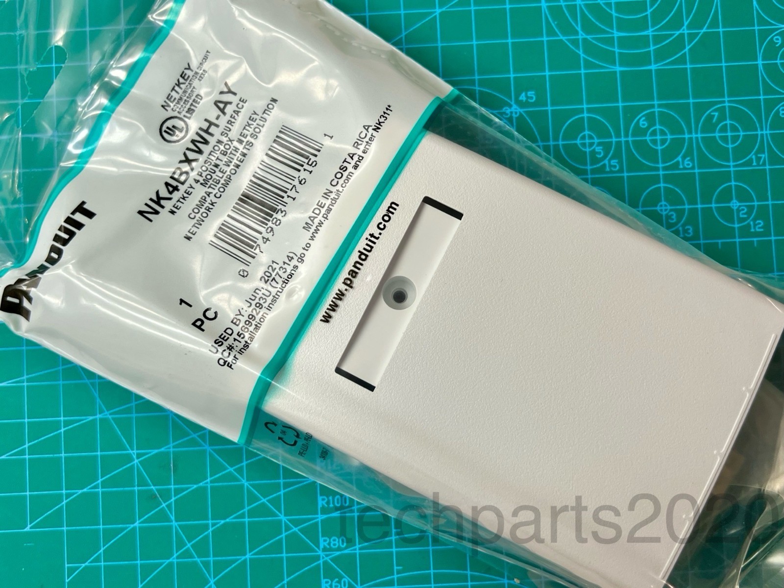 1pc PANDUIT NetKey 4-port Surface Mount Network Box for keystone jacks, White