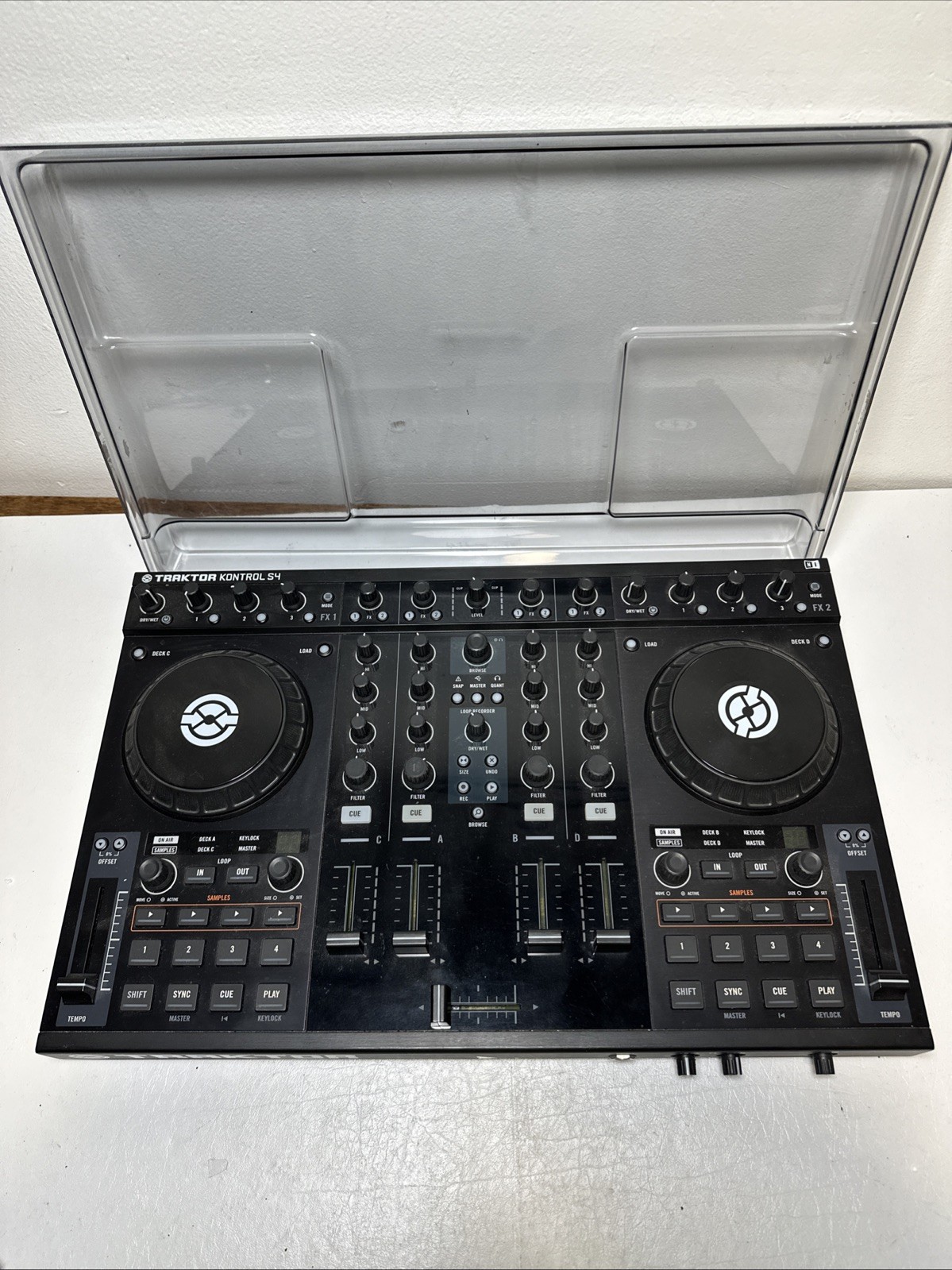 Native Instruments Traktor Kontrol S4 DJ Controller Midi Turntable