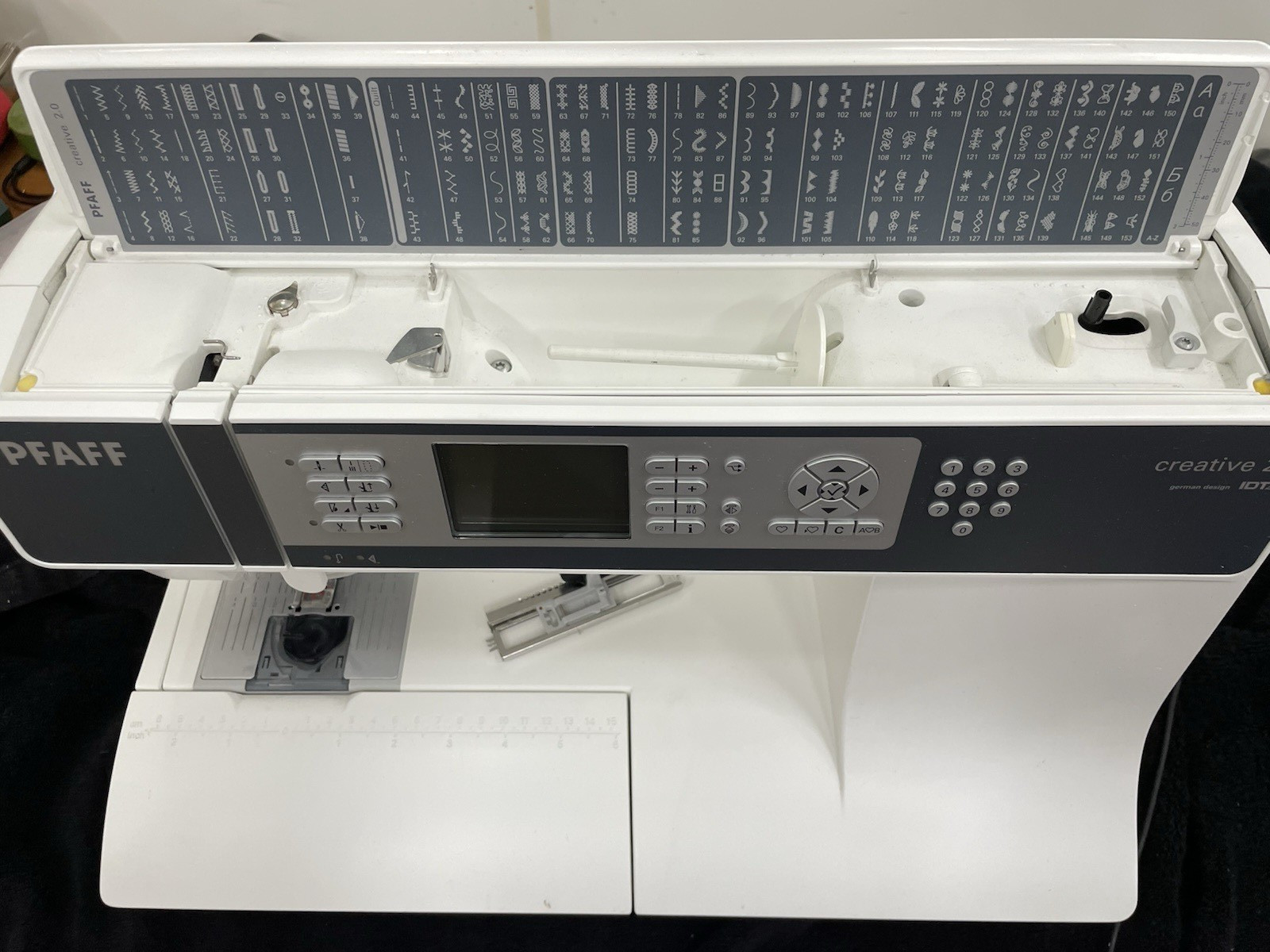 Pfaff Creative 2.0 Sewing Embroidery Machine P101 UNTESTED BUT GUARANTEED