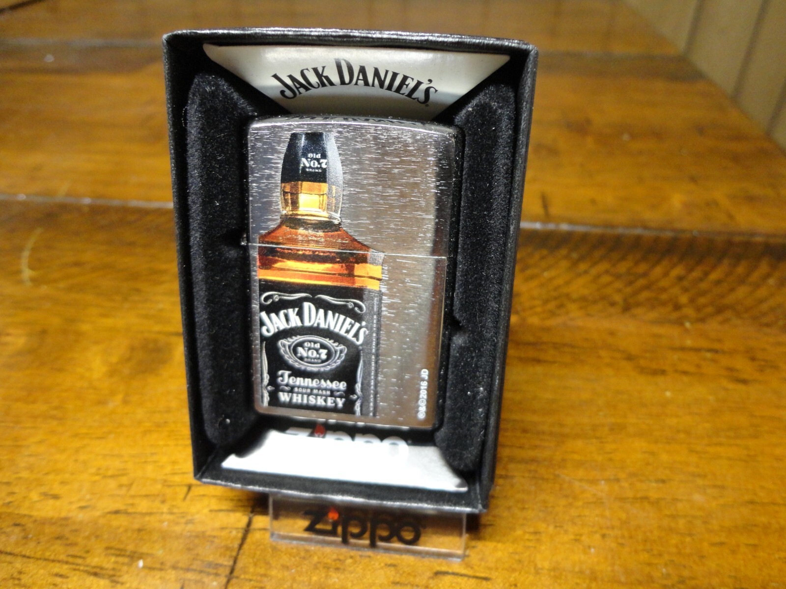 JACK DANIEL'S TENNESSEE WHISKEY BOTTLE ZIPPO LIGHTER MINT IN BOX 2016