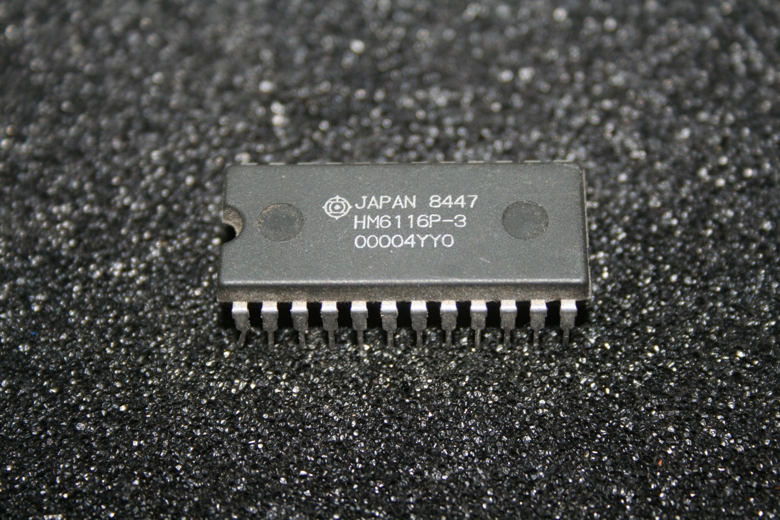 Lot of (2) HITACHI HM6116P-3 2K x 8 STATIC RAM FOR AN ARCADE GAME CIRDUIT BOARD