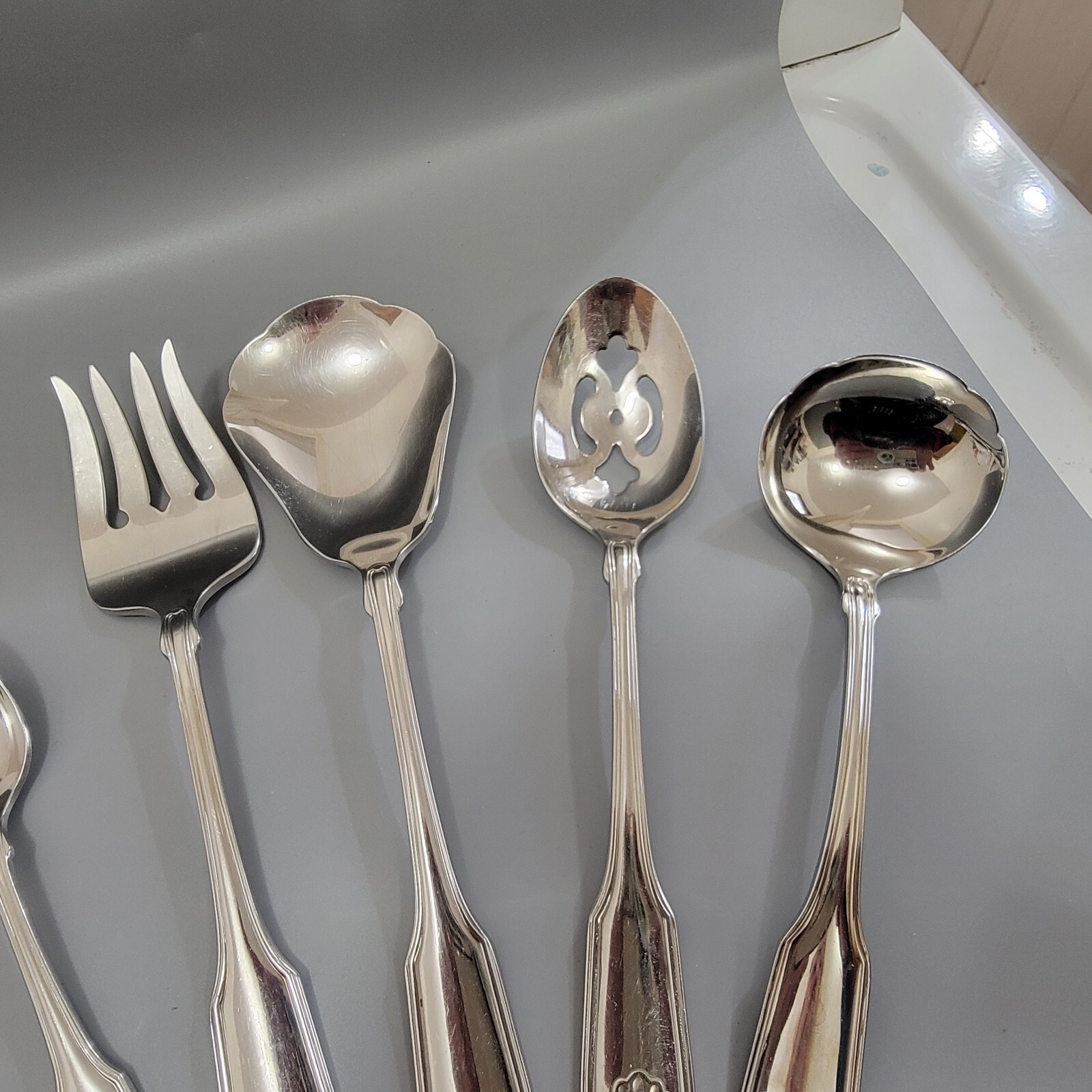 Oneida CLASSIC SHELL C Stainless Cube Flatware Silverware Glossy UCHOOSE 1625