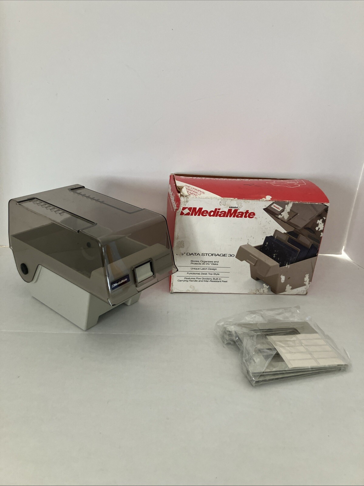 AMARAY Media Mate 3 Desktop 3 1/2" 3.5 Diskette File 30 Disk Storage Used