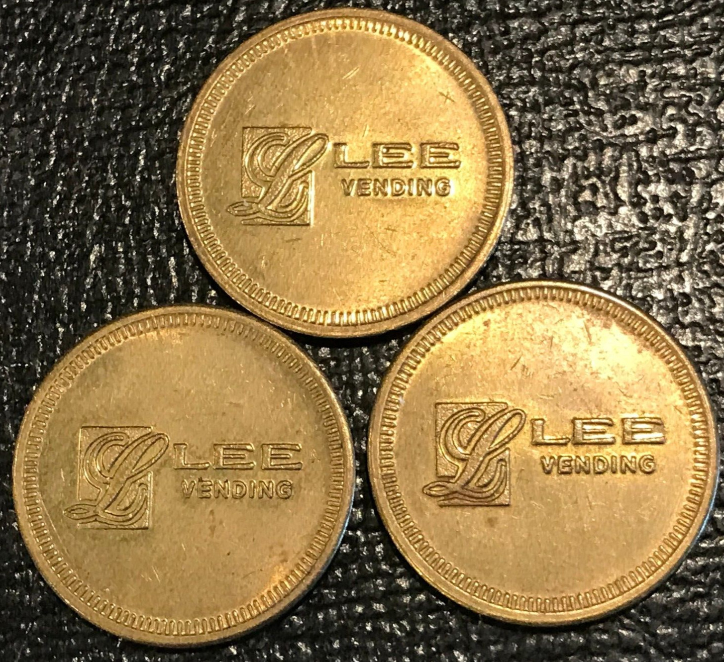 HIGH GRADE LOT OF 3 LEE VENDING KANSAS CITY MISSOURI ARCADE GAME TOKEN-DEC667