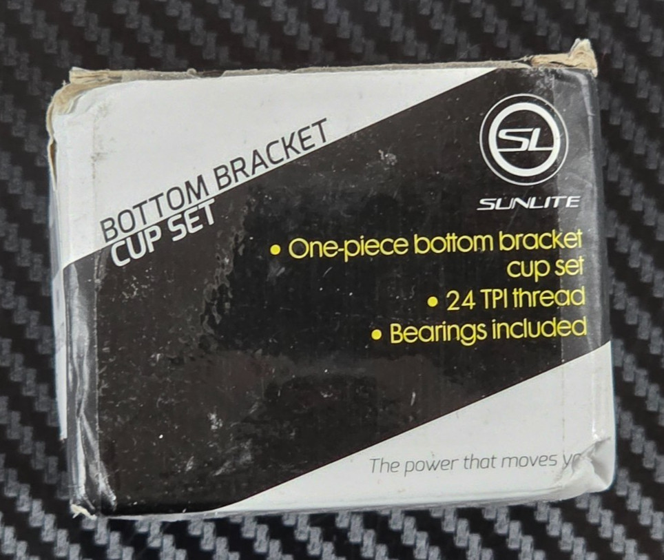 Sunlite One-Piece Bottom Bracket Cup Set 24 TPI Thread 68MM Silver