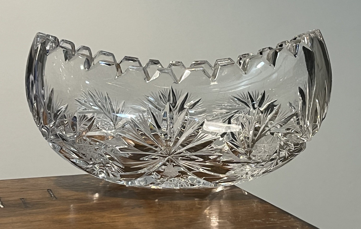 Vintage Bleikristall Hand Cut Lead Crystal Candy Boat /Nut Dish 6.75” Diameter