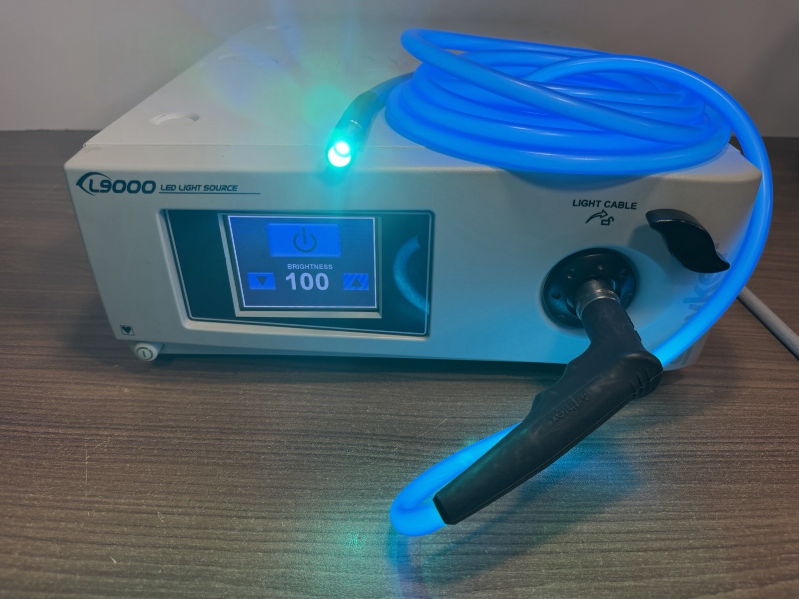 Stryker L9000 LED Light Source 220-210-000 Tested Working