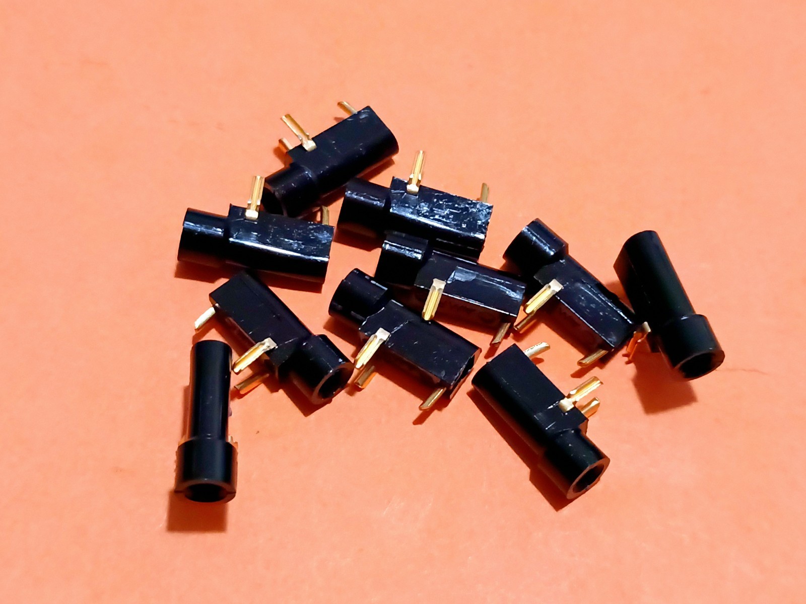 10 PCS AMP 350180 BLACK GOLD PLATED PRINTED CIRCUIT TEST POINT RECEPTACLES NEW