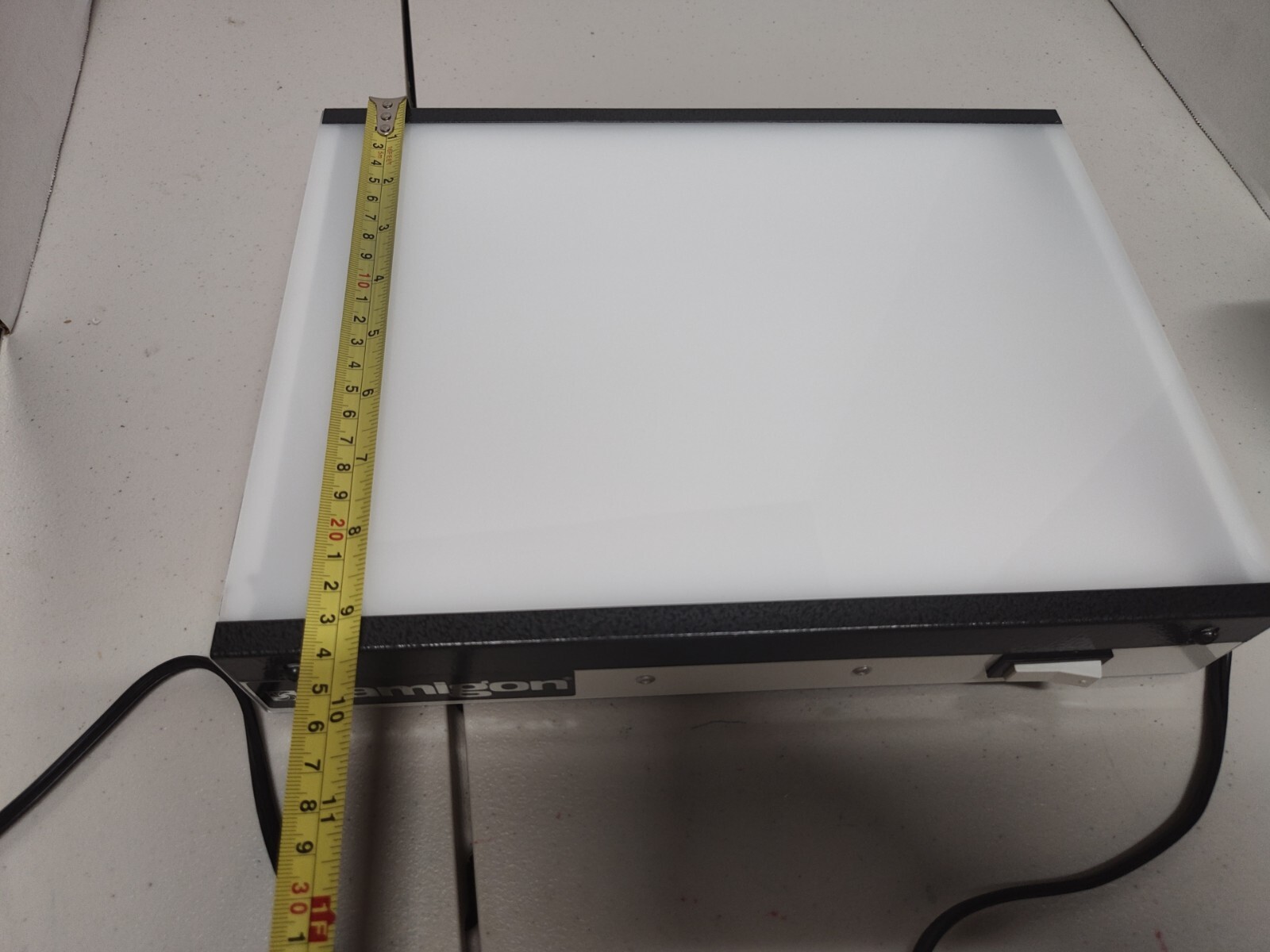SAMIGON LIGHTBOX 12” X 10-1/2” X 2-1/4" W
