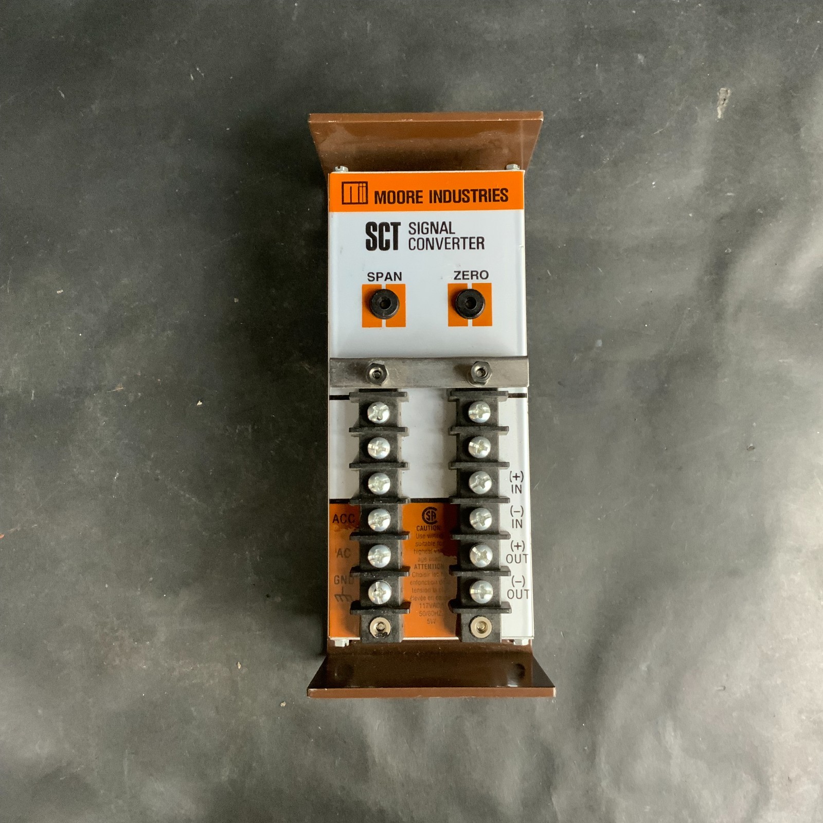 MOORE INDUSTRIES SCT/4-20MA/4-20MA/117AC SIGNAL CONVERTER ($30 OBO)