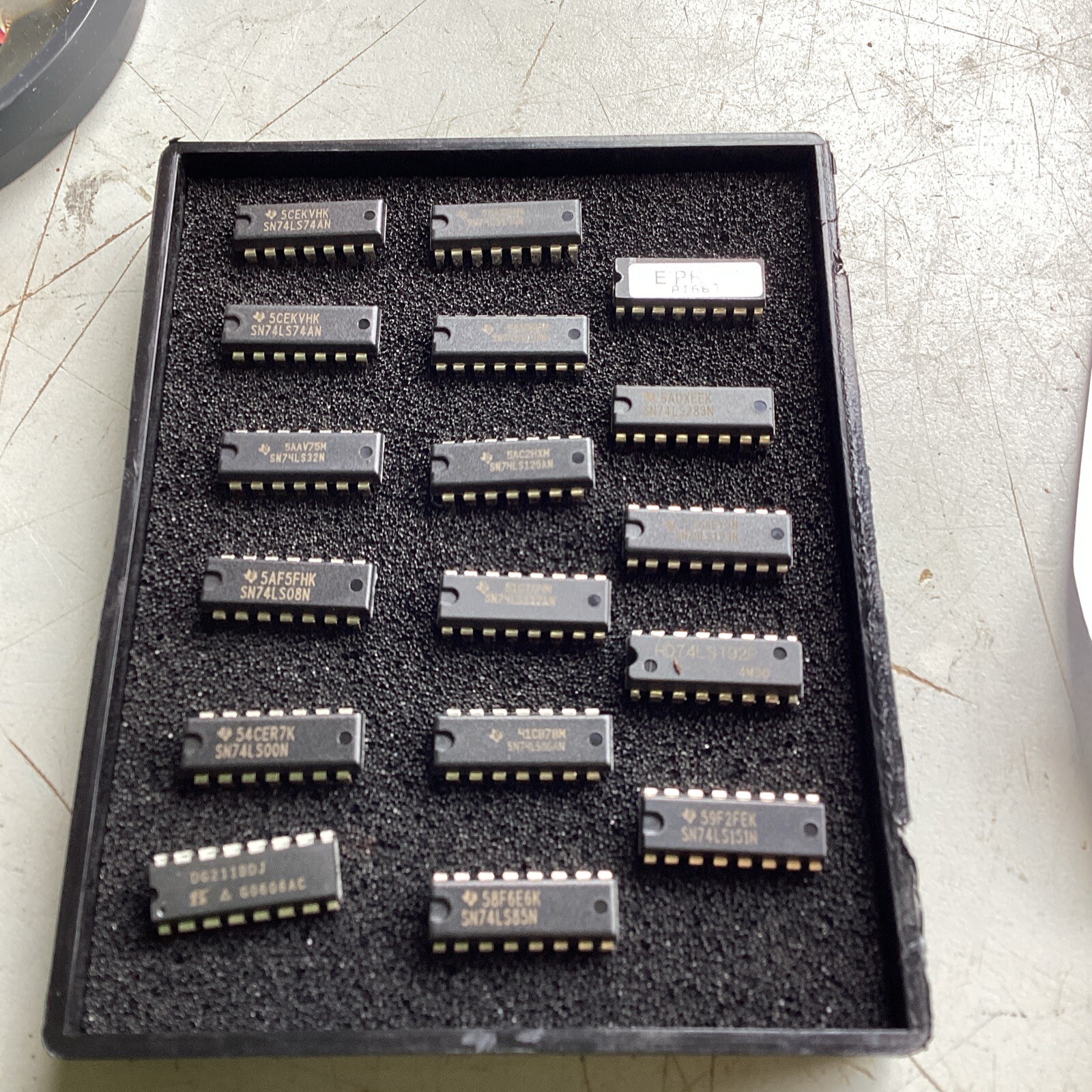 17 SN74LS151N Data Selector/Multiplexer Sn74ls193n & Sn74ls283n & Sn74ls148n