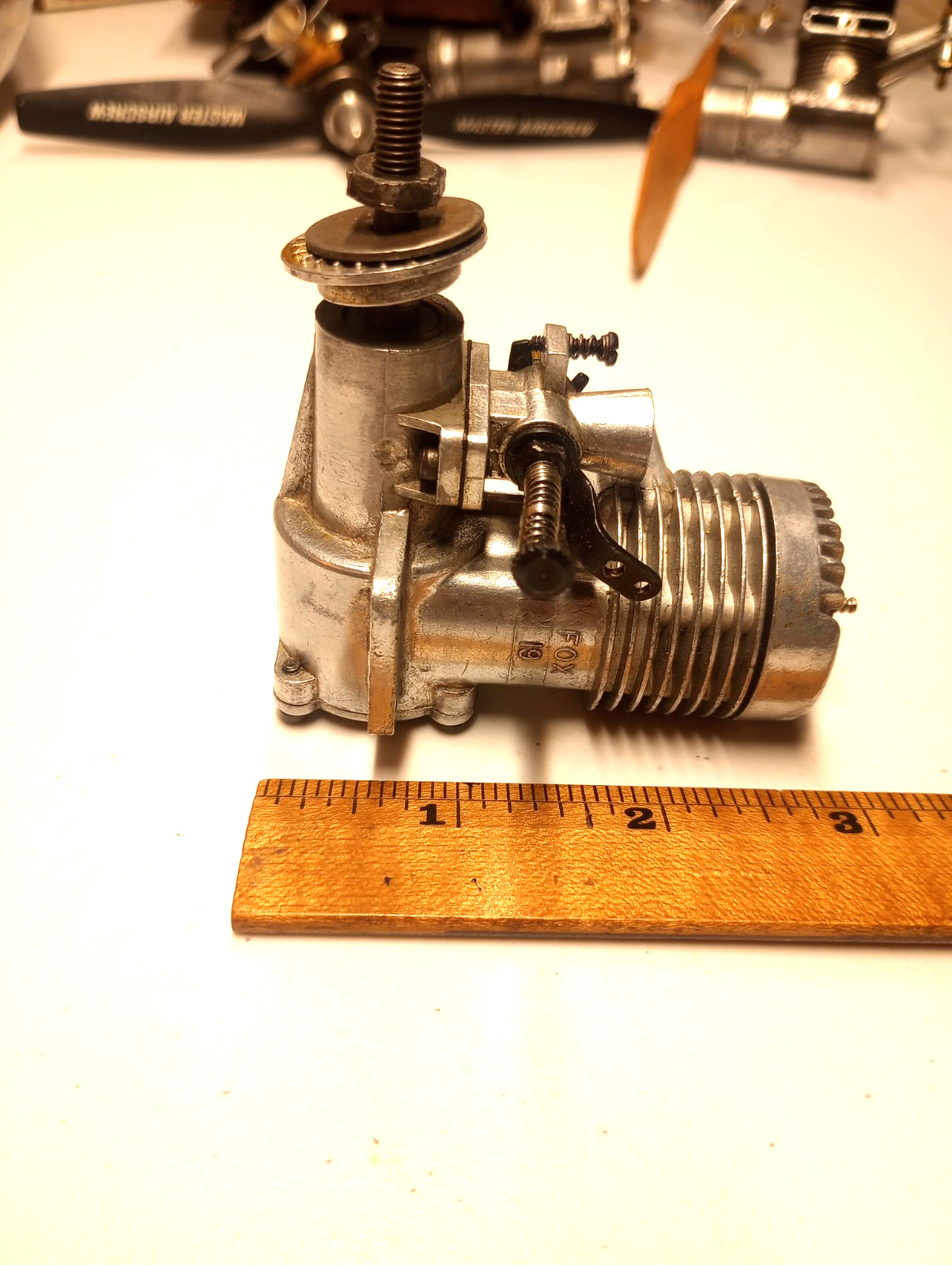 Vtg Fox 19 RC CL Glow Plug Model Airplane Engine Strong Compression!
