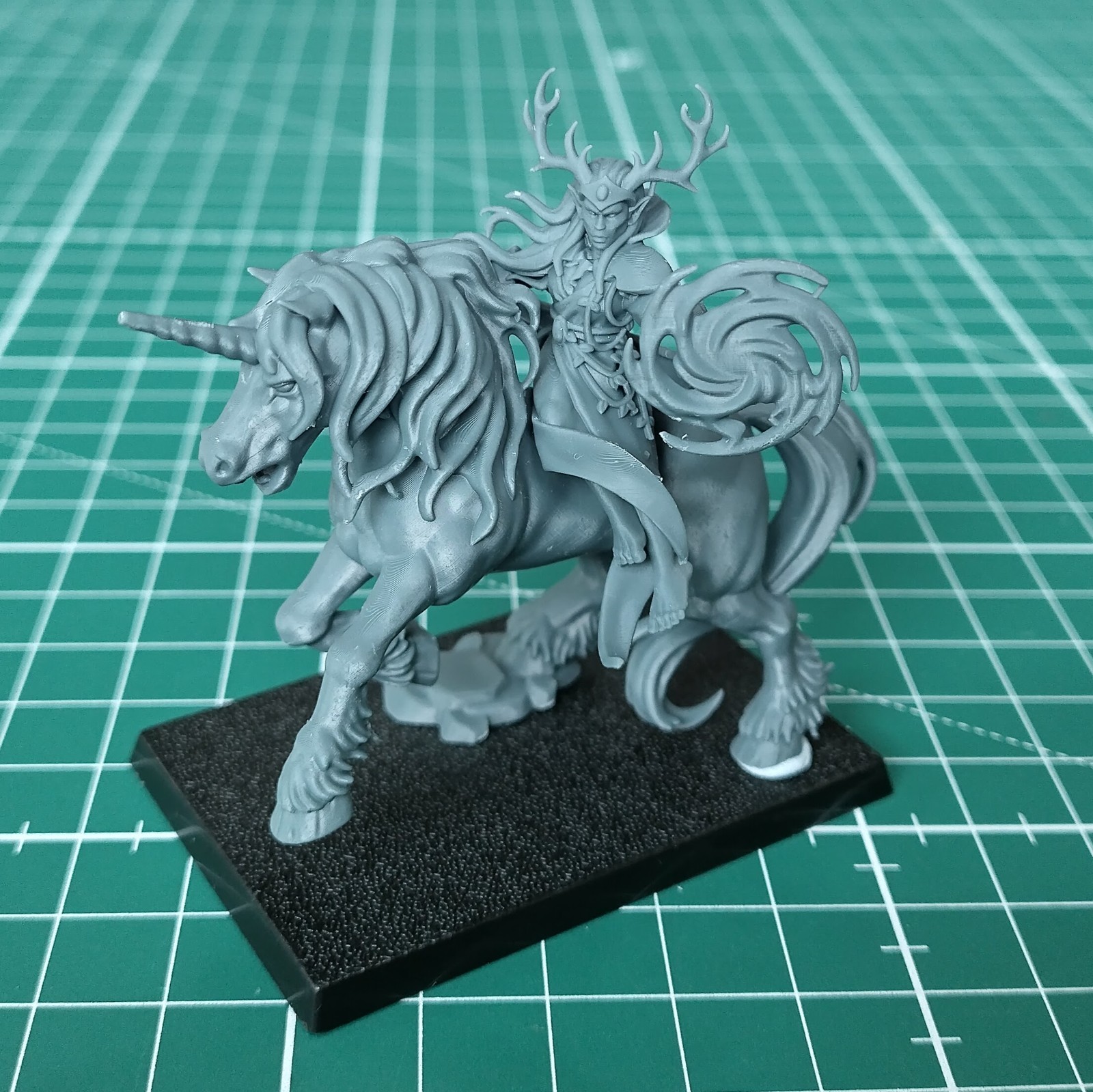 Highlands Miniatures Feral Elves Mounted Feral Druid on Unicorn (base included)