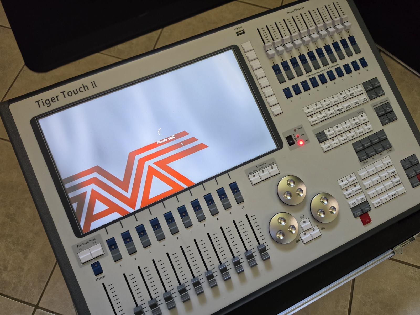 Avolites Tiger Touch 2 Lighting Control Console (READ DESCRIPTION)