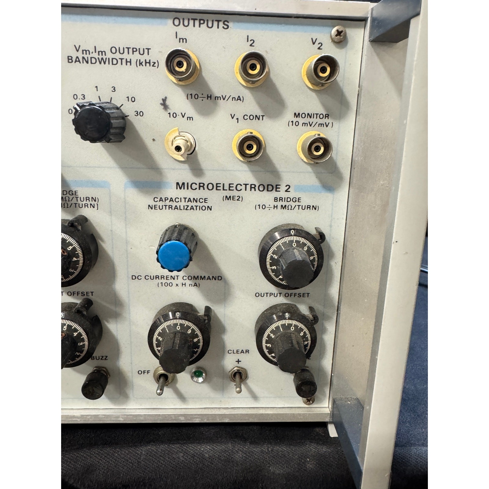 Axon Instruments Axoclamp 2A Microelectrode Current & Voltage Clamp