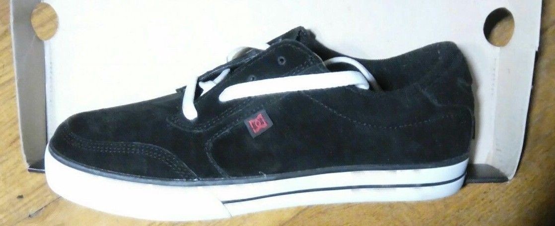 DC SHOE GATSBY S BLACK RED MODEL 301793 SIZE 8 SKATEBOARD SHOES NIB NEW A11
