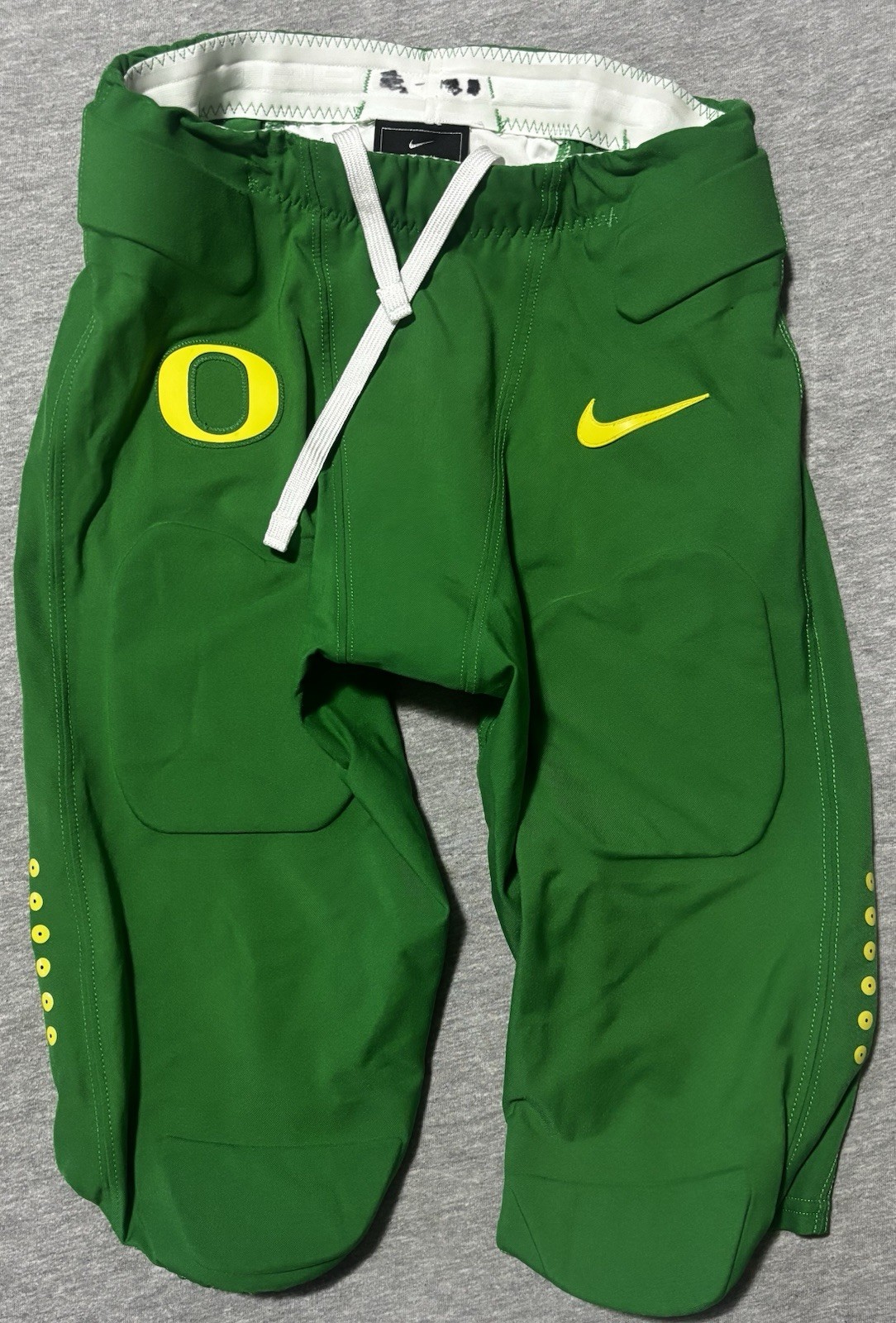 2021 OREGON DUCKS PE GAME WORN Apple Green & Yellow Nike Football Pants W/Pads