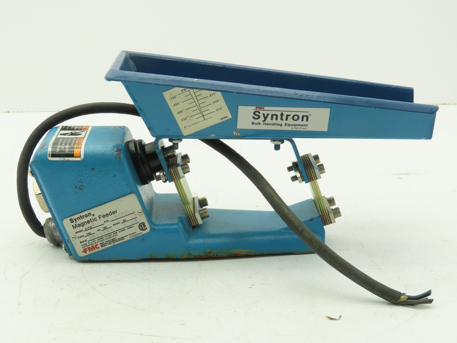 Syntron F-T0C Magnetic Vibrating Lab Chute Feeder 2x8" Pan Trough 115V F-Series