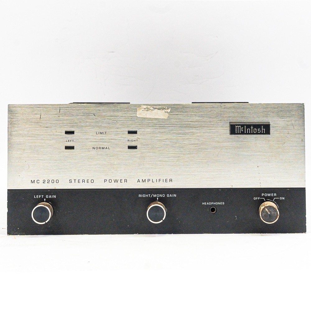 McIntosh MC2200 200-Watt Stereo Solid State Power Amplifier – For Parts / Repair