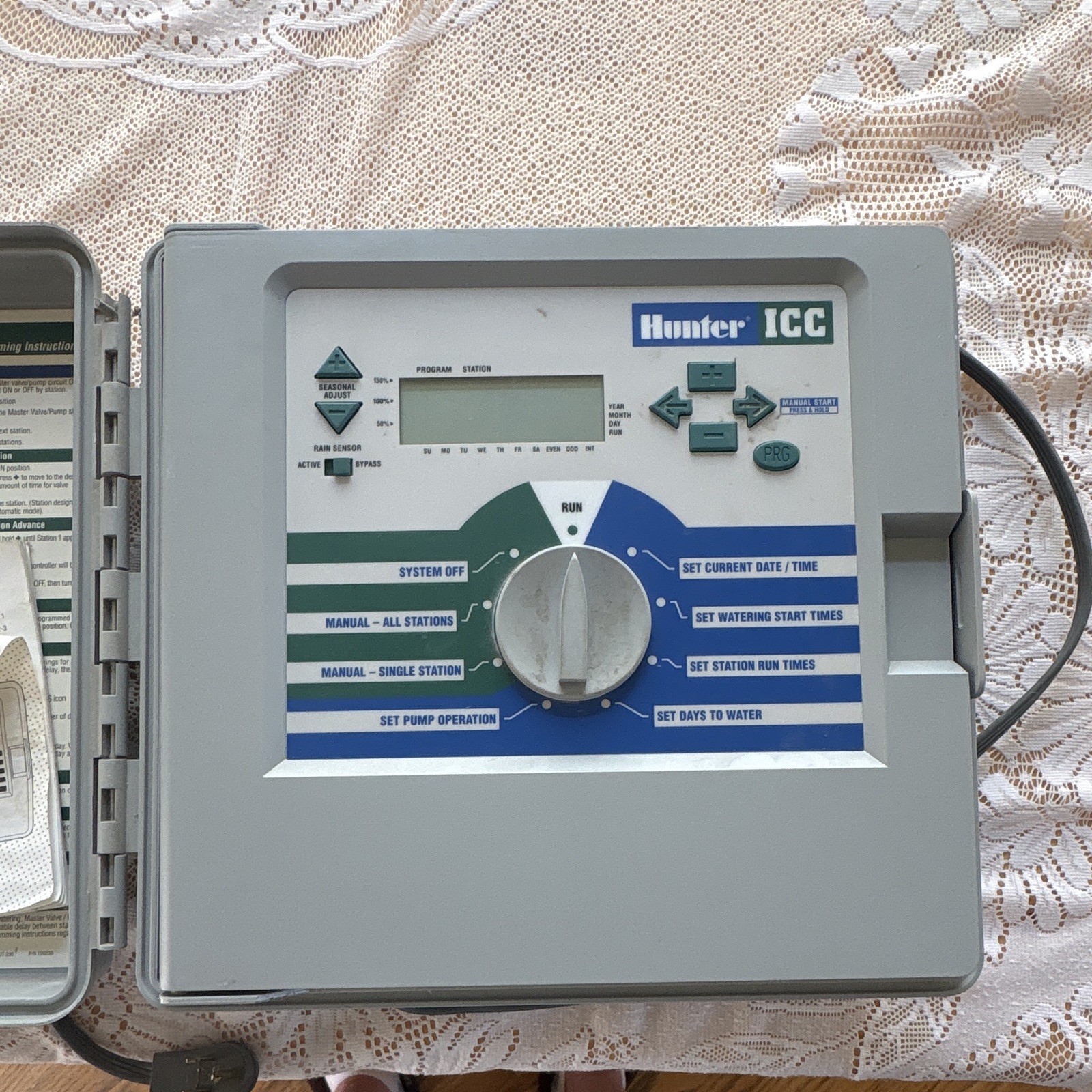 Hunter ICC Digital Sprinkler Controller LC-Display Gray w/ Manual.