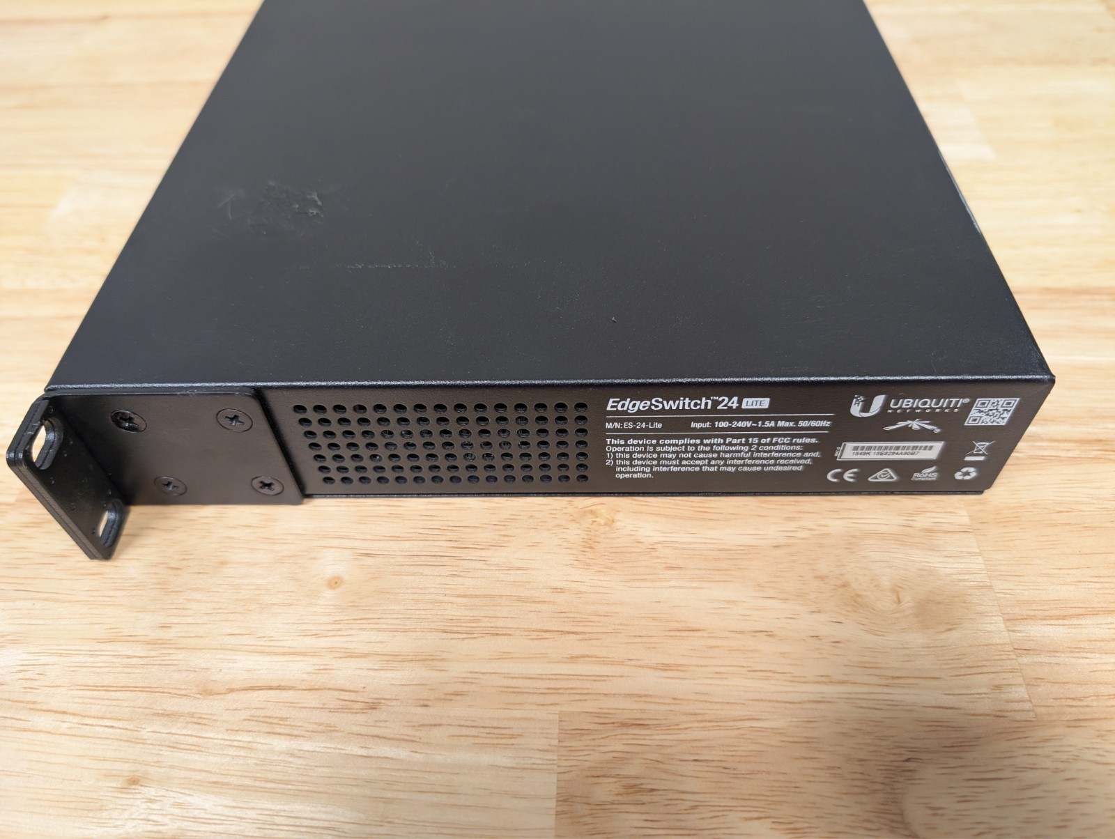 Ubiquiti Networks ES-24-LITE Ethernet Switch