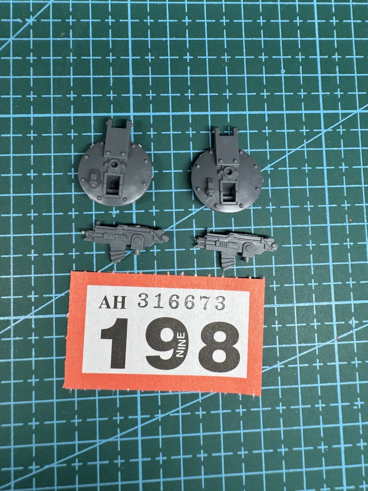 Space Marine Bolt Gun Hatch Sponson Vehicle Accessory Weapon 40k Heresy Rhino