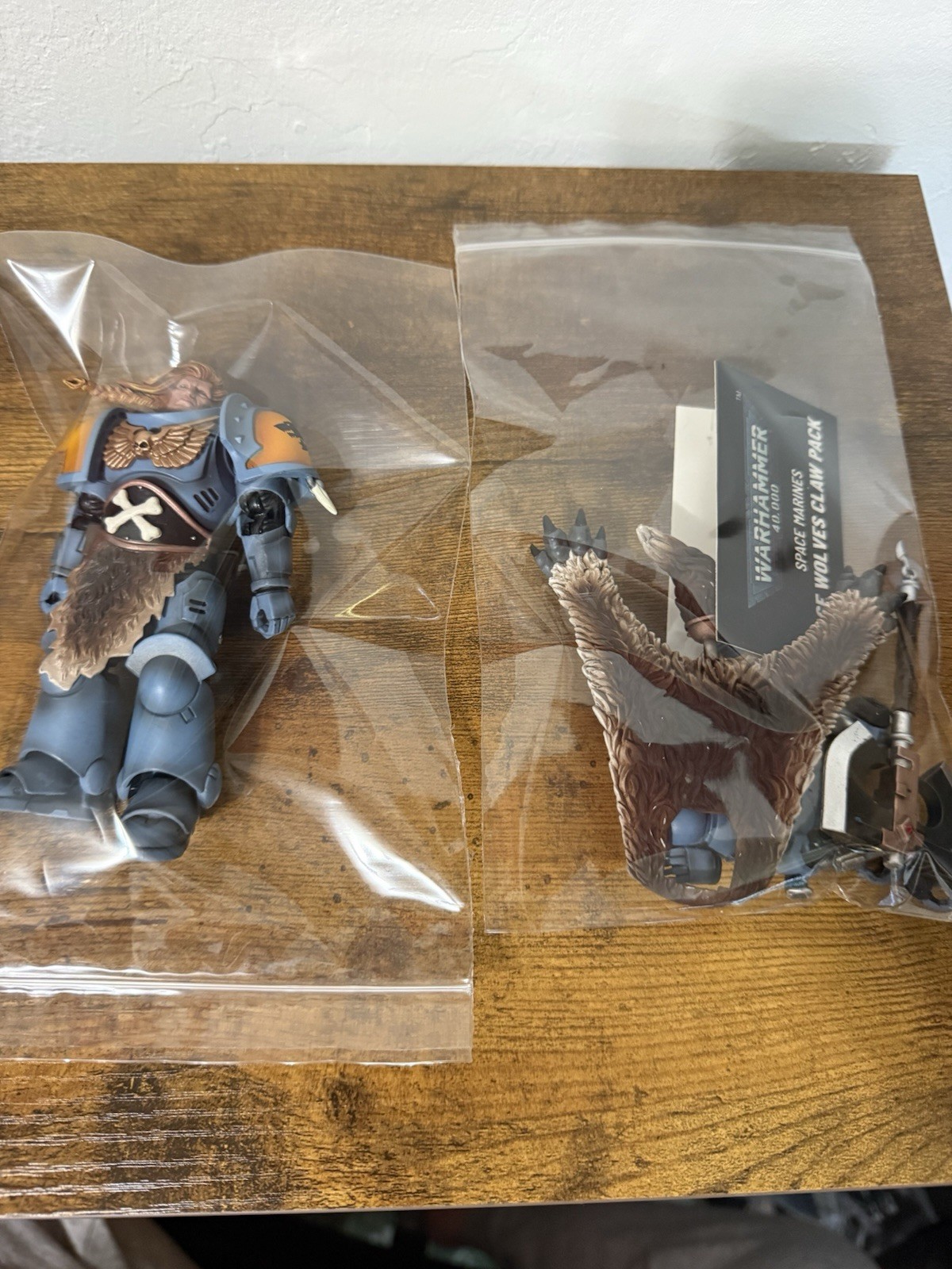 Joytoy Warhammer 40k Space Marines Space Wolves Claw Pack Logan Ghostwolf