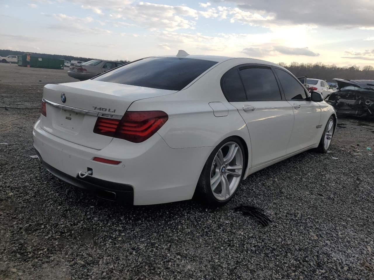 740I 2013 Glove Box 4648232