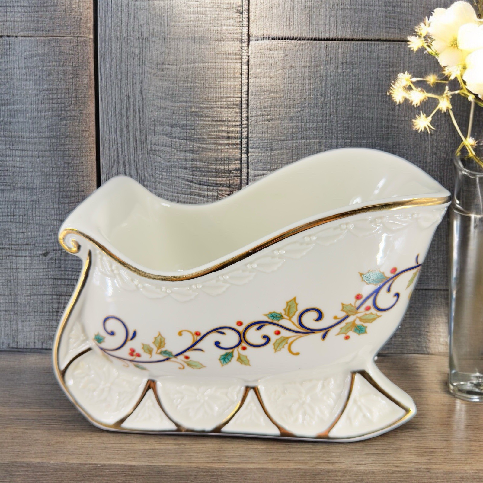 MIkasa Holiday Bloom Christmas Sleigh Centerpiece Fine China Retired New Sticker