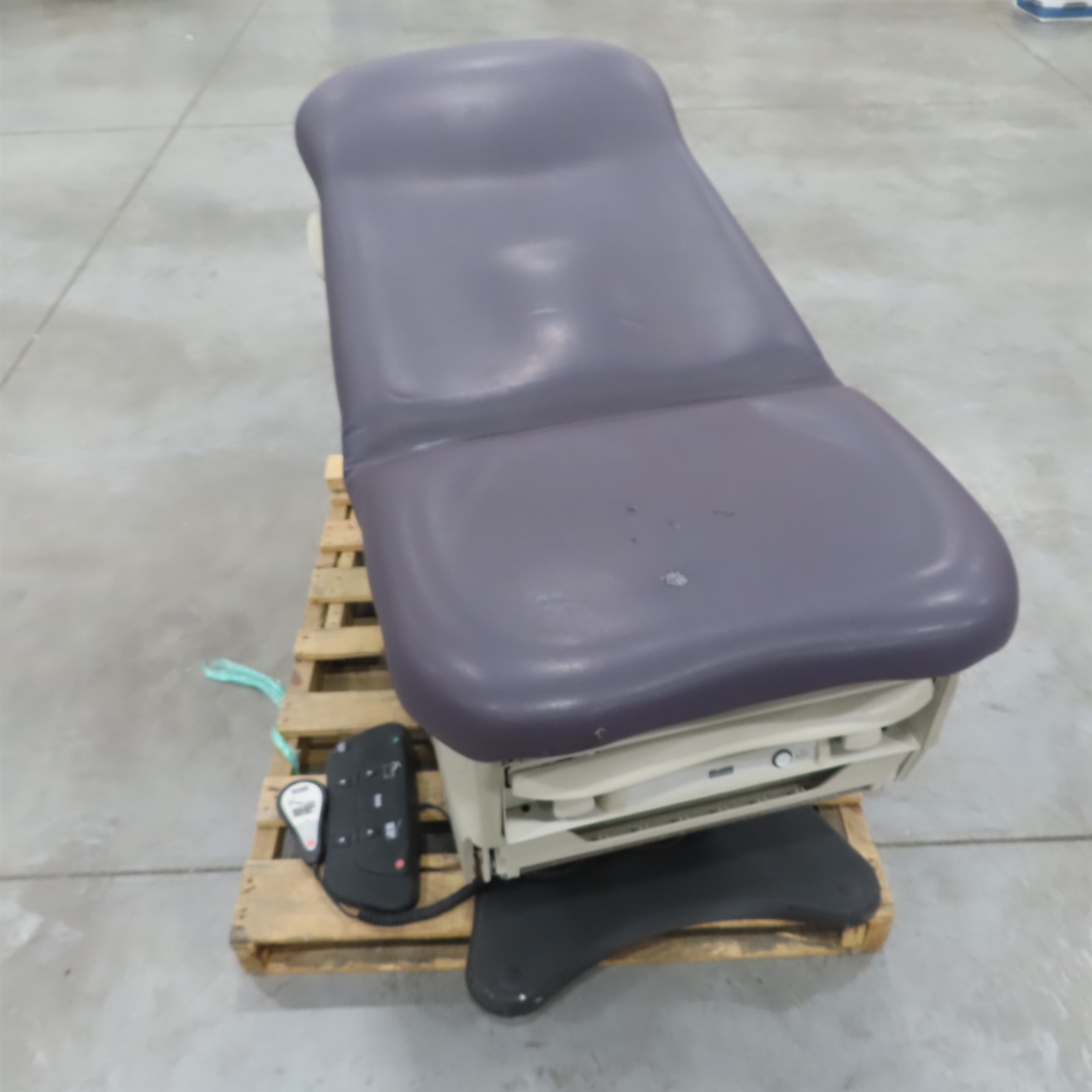 Midmark Ritter 625 Exam Treatment Table 625*395121 Foot Pedal Examination Chair