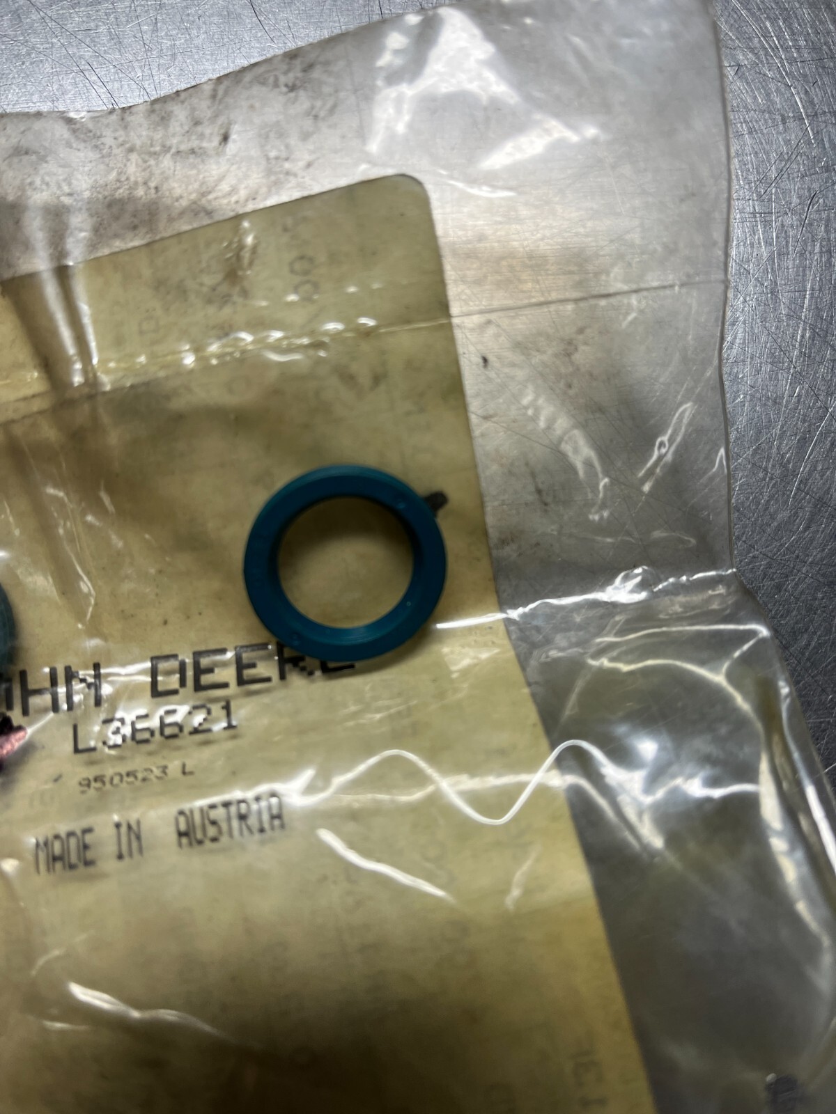 L36621   Genuine OEM   John Deere   SEAL