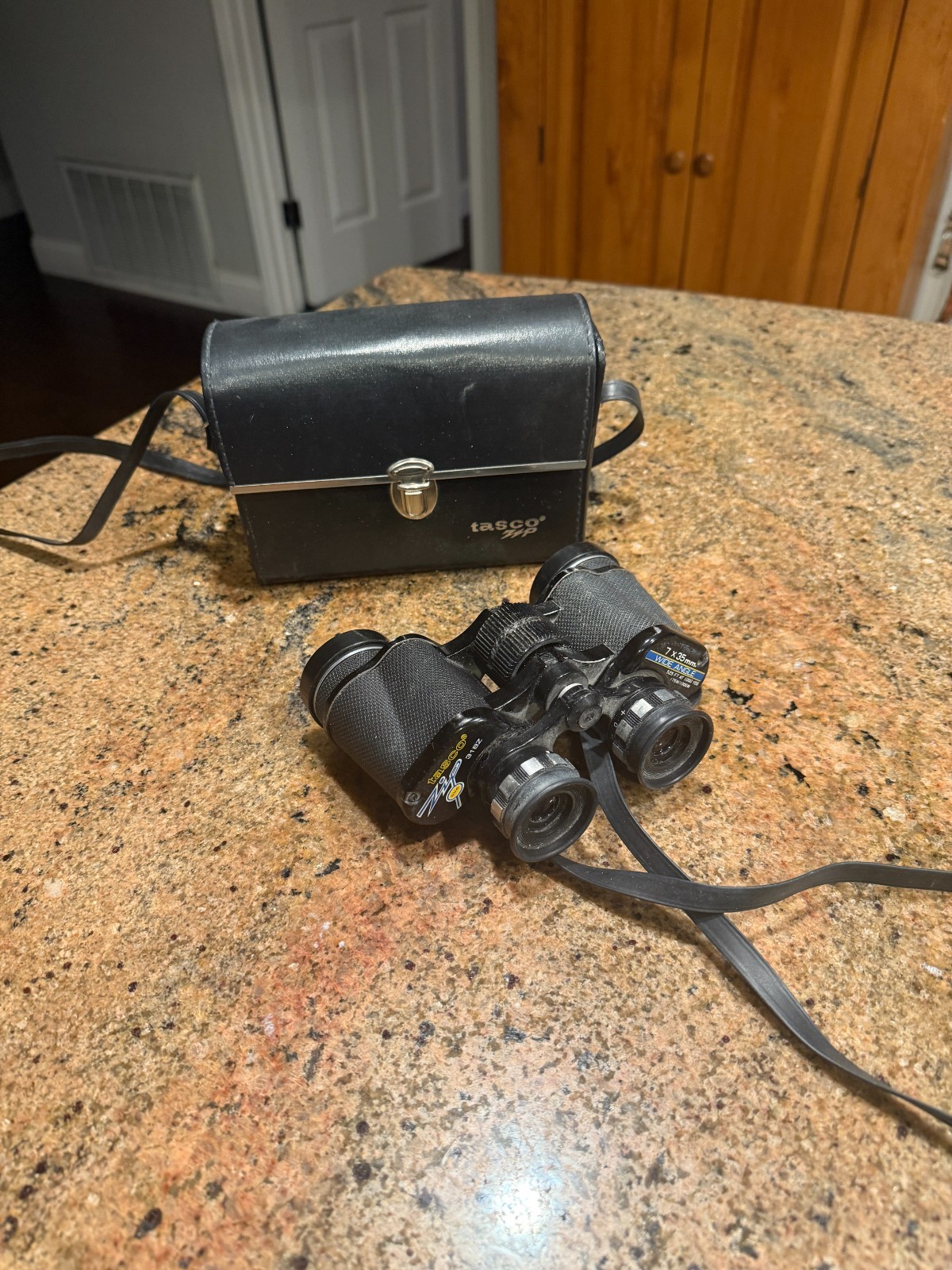 Tasco Zip 318Z Wide Angle Binoculars & Case 7x35 mm 525 Ft at 1000 Yds