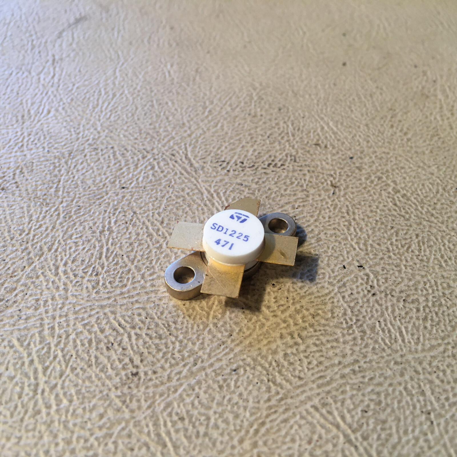King Radio Small Part; Power Transistor,  007-00440-0000 aka 007-0440-00.