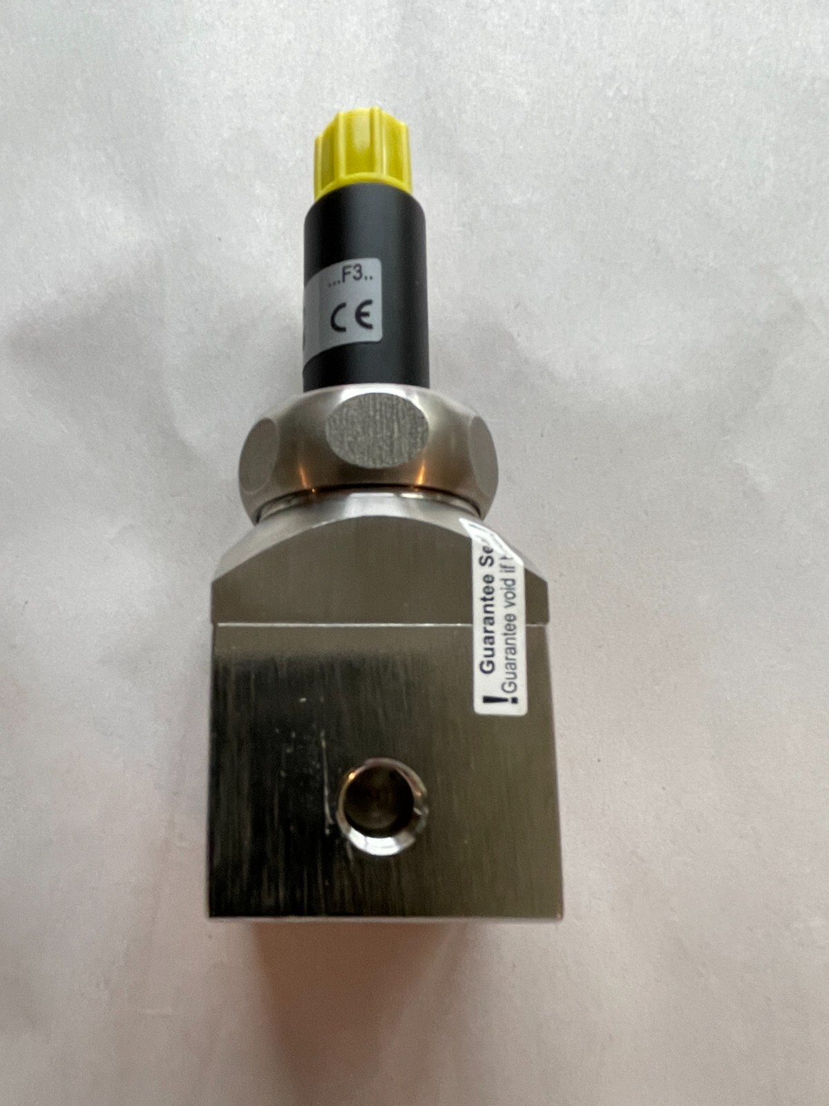 Kobold DPM -1560N1F300 Pelton Wheel Flow Sensor - DB2002