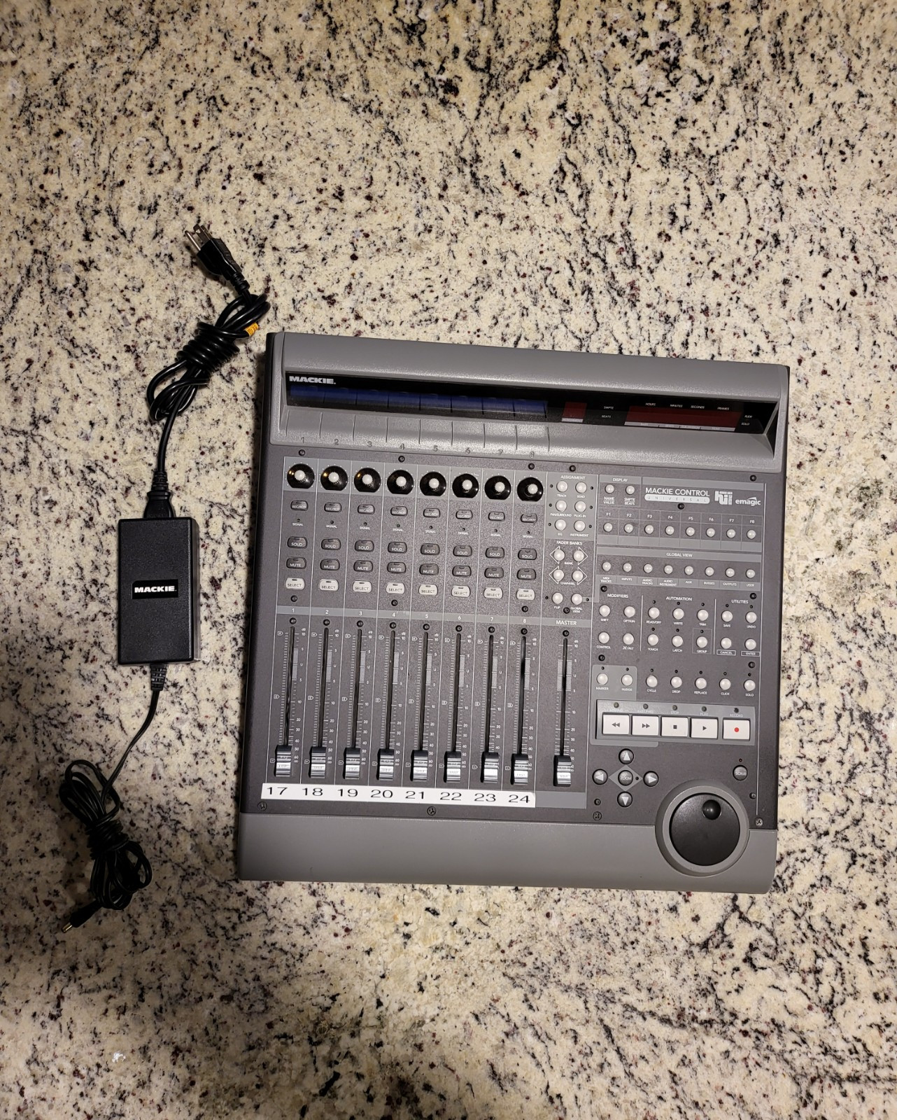 MACKIE CONTROL UNIVERSAL Midi DAW 8- Channel Controller EXCELLENT CONDITION!!