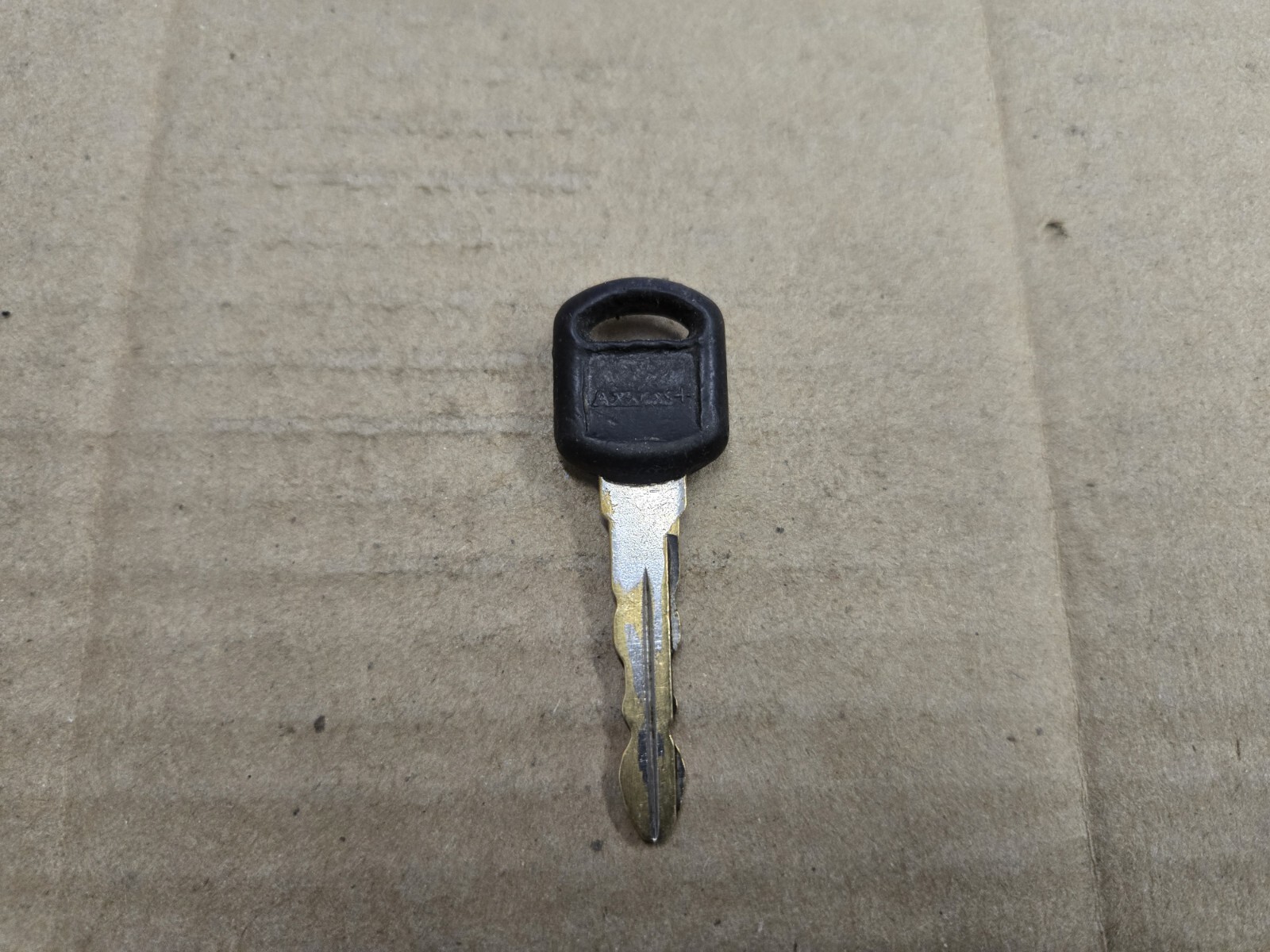 GM Chevy GMC Buick Pontiac Axxess Aftermarket Black Door Lock Ignition Key 14R2