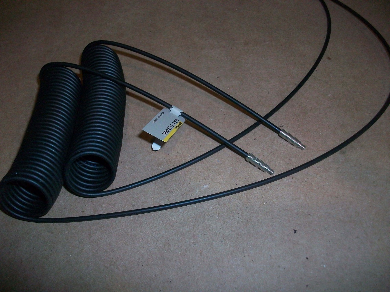2pc Omron Plastic Fiber Optic Cable E32-TC200C NEW