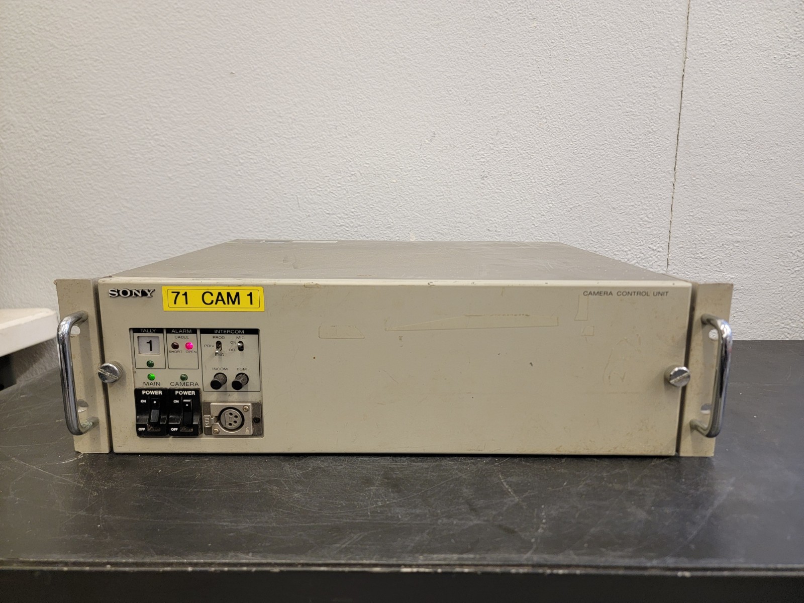 Sony CCU-370 Camera Control Unit (2)