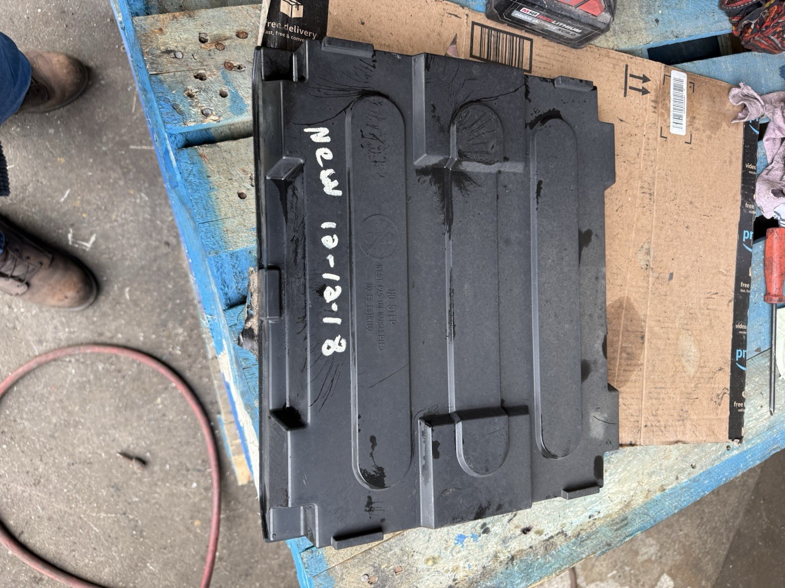 ISUZU BATTERY COVER 953612 0721