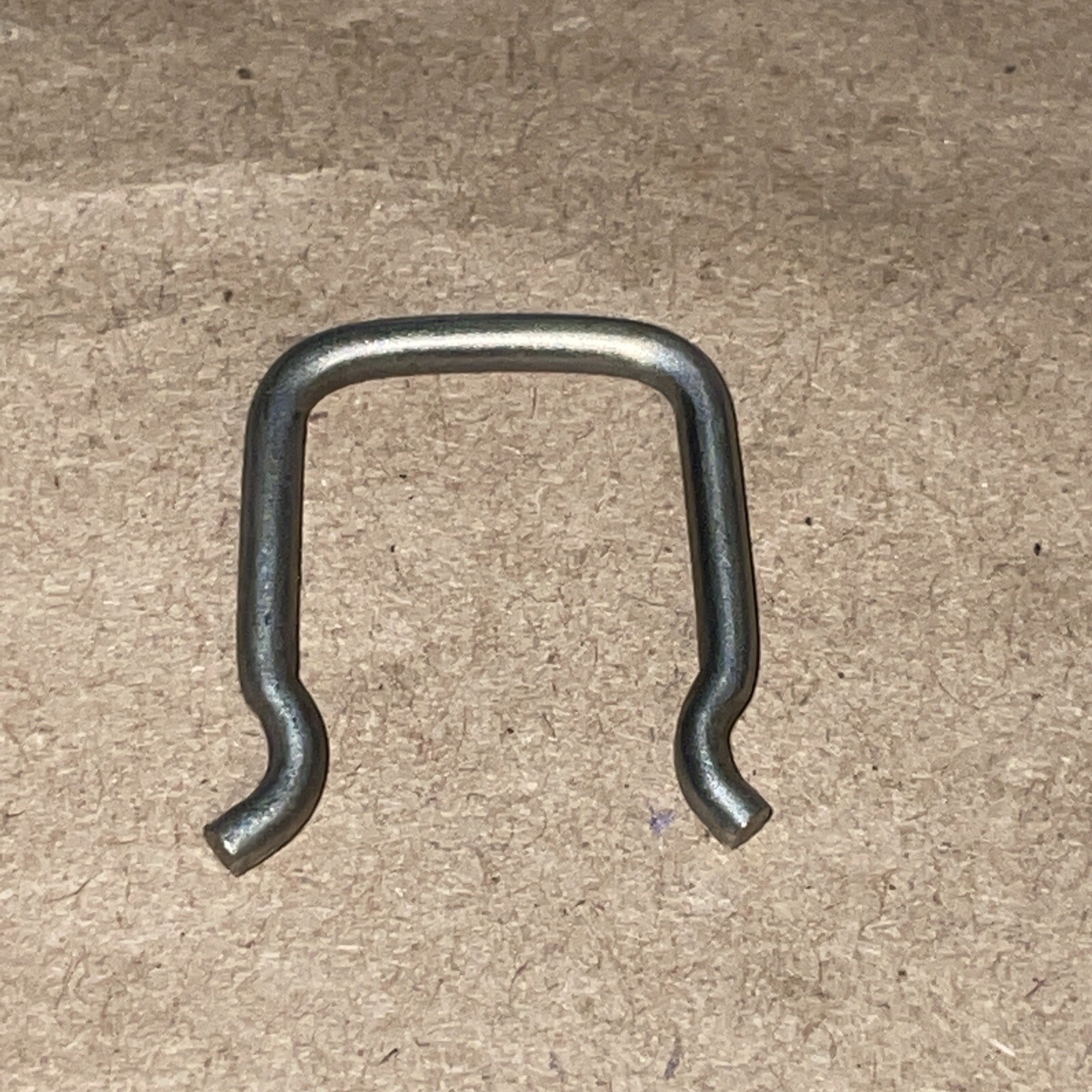 NEW OMC Evinrude Johnson 304237 Spring Clip