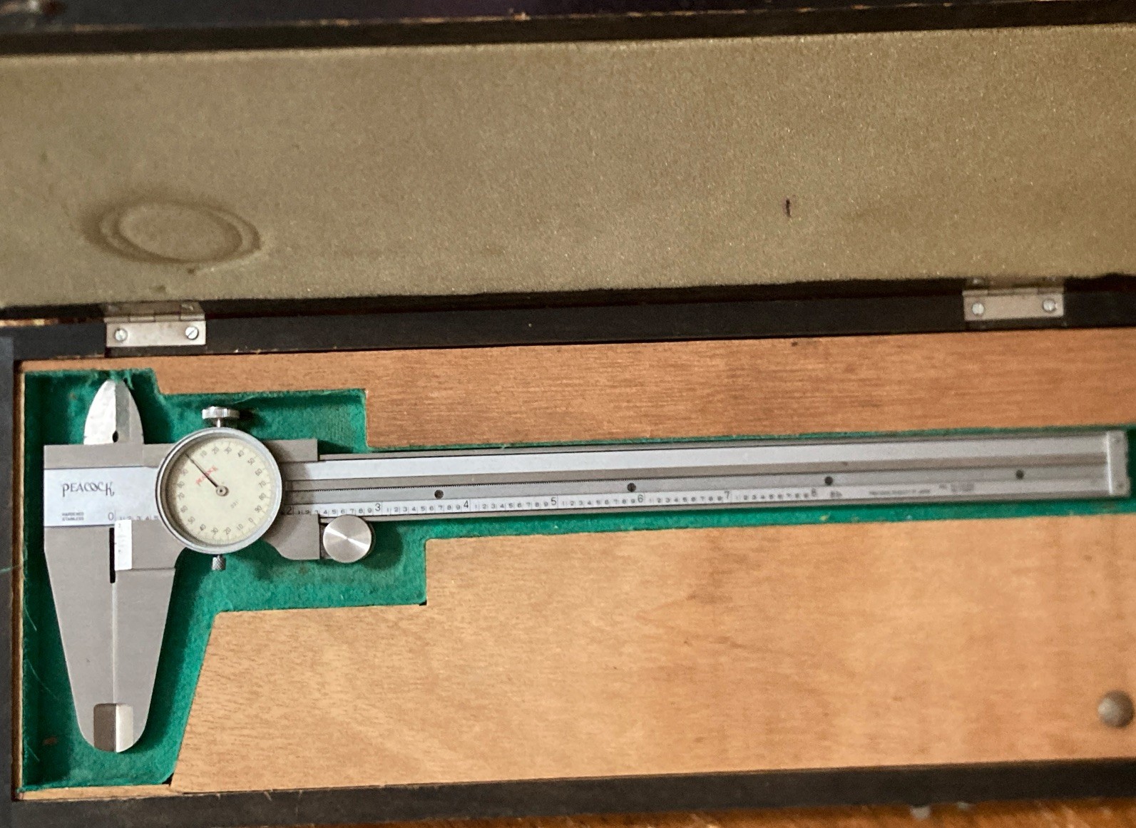 Peacock 7025 6in Dial Caliper White Dial 0.001in Grad +/-0.001in Acc