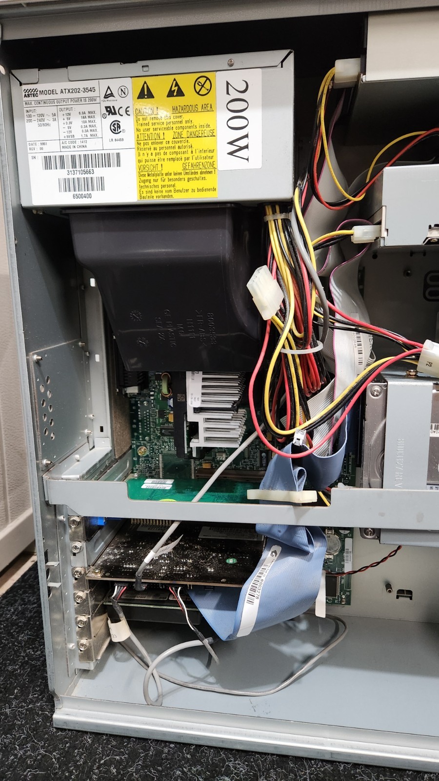 Gateway LP Mini Tower TB3 Performance 650 Computer Pentium III TESTED Win XP