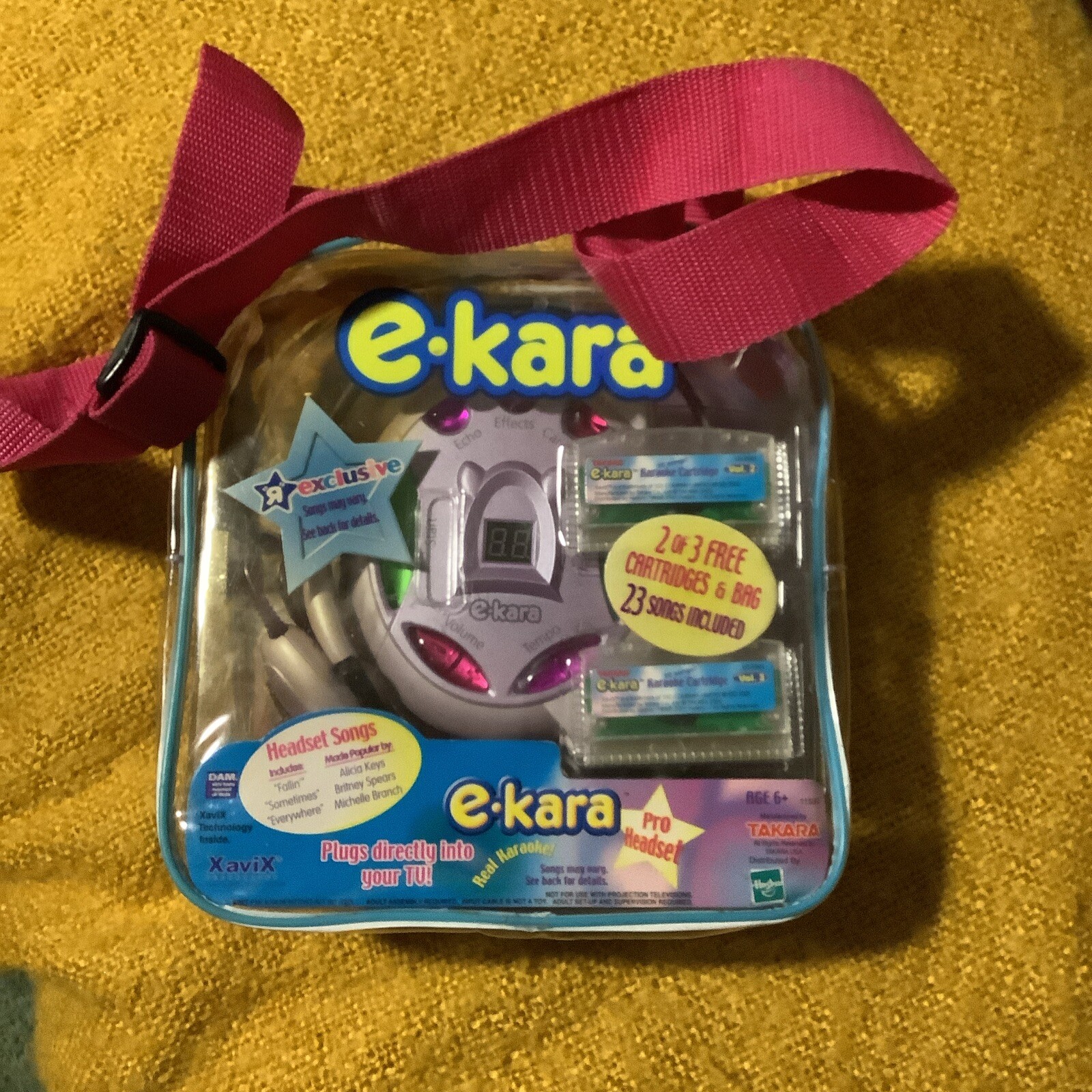 E-KARA AUDIO VIDEO KARAOKE System w/ Volumes 1 & 2,Headset, Carry Bag - Toysrus