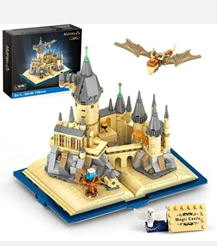 Magic Castle Magic Book Building Toys 749 Pcs. NEW
