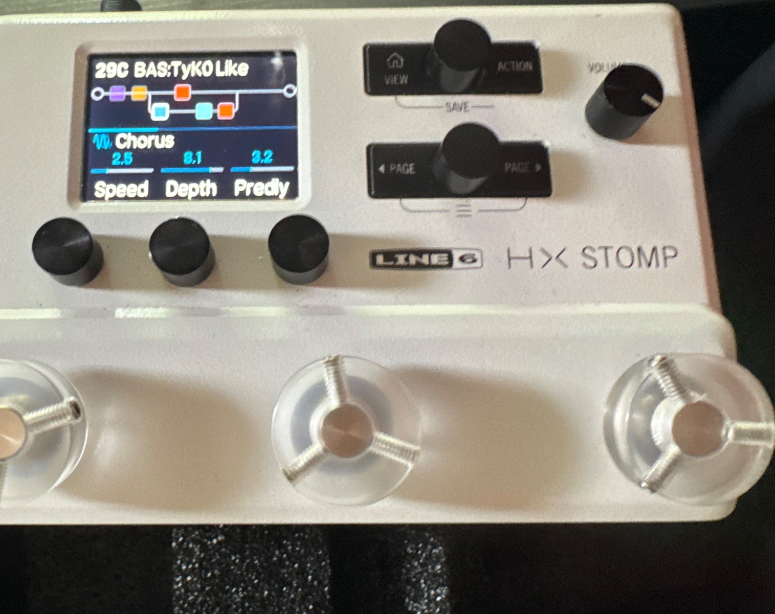 Line 6 HX Stomp Digital Multi-Effects Processor Pedal for Electric/Bass Guitar
